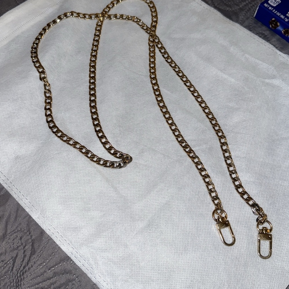 Gold Chain - Picture 5 of 5